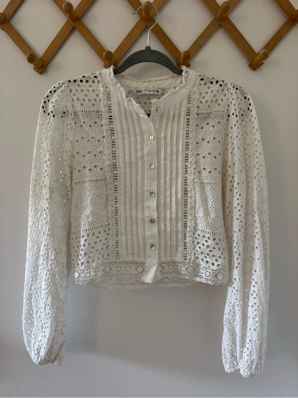Zara White Eyelet Lace Pintuck Button Blouse